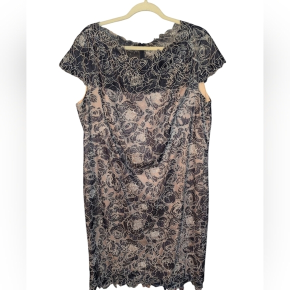 Tadashi Shoji Rose Motif Sheath Dress - PLUS SIZE - Picture 3 of 5